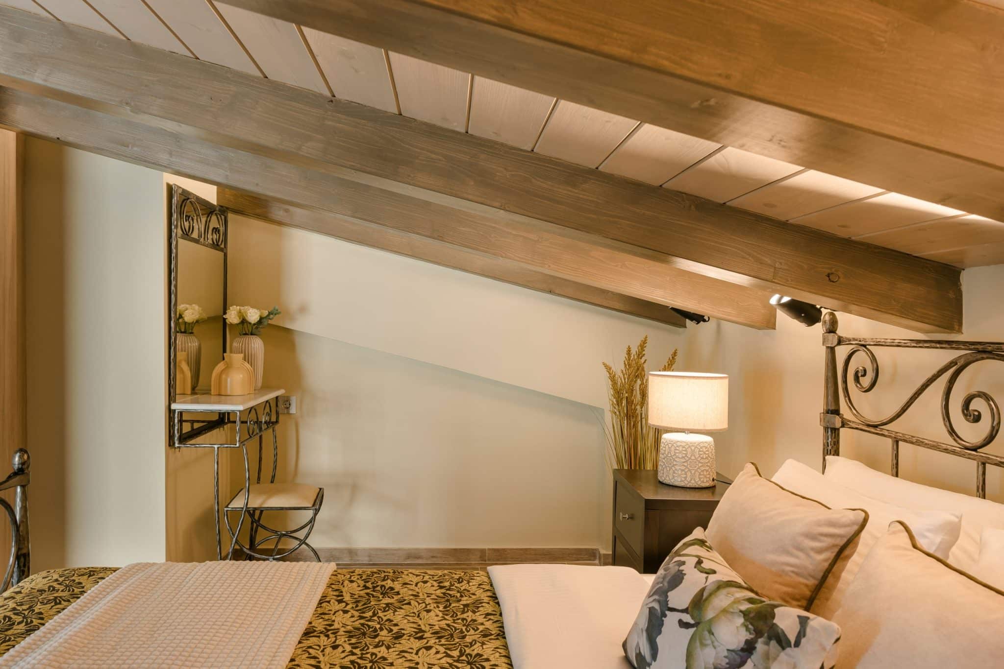 Maisonette with Attic and Sea View