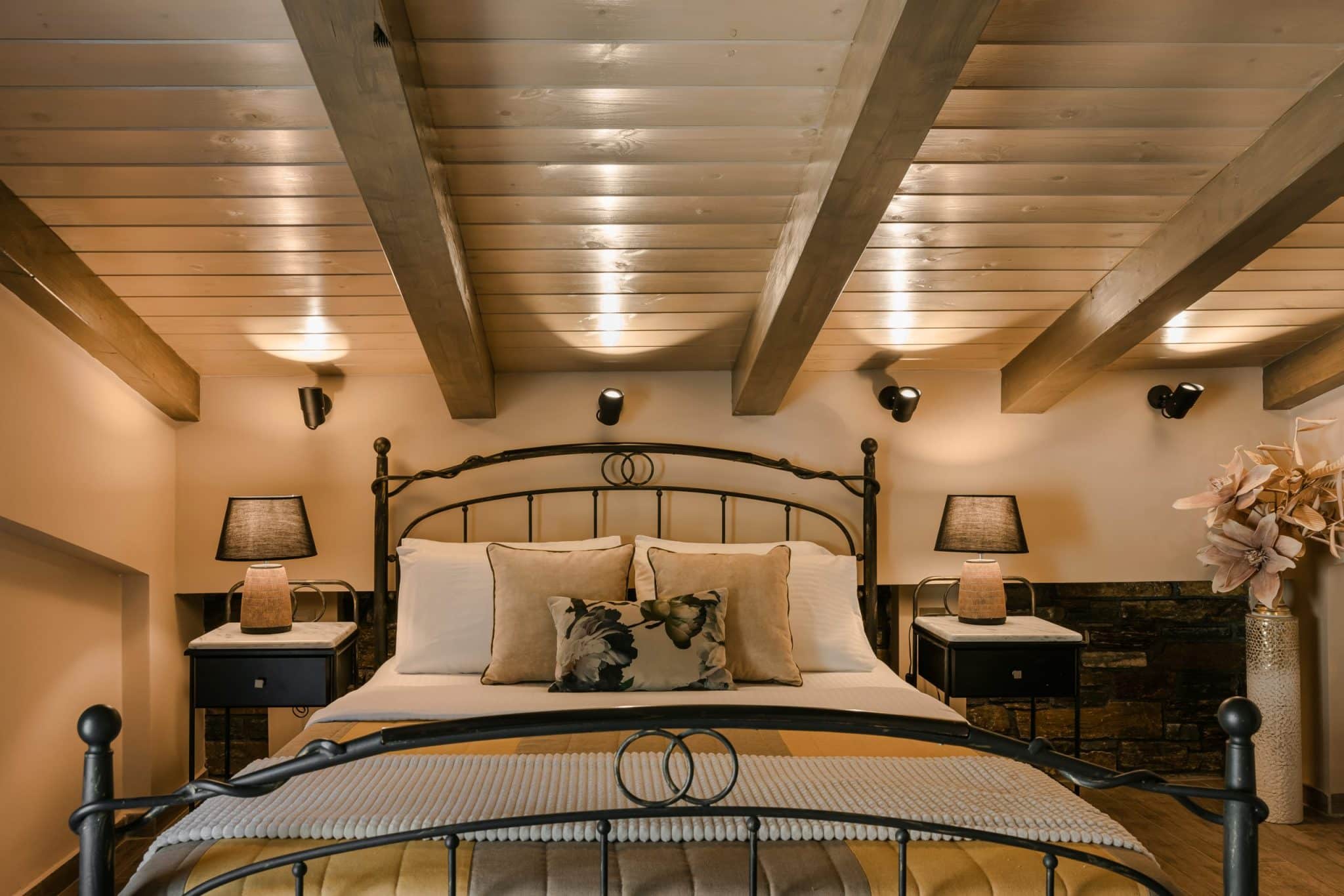 Maisonette with Attic and Sea View