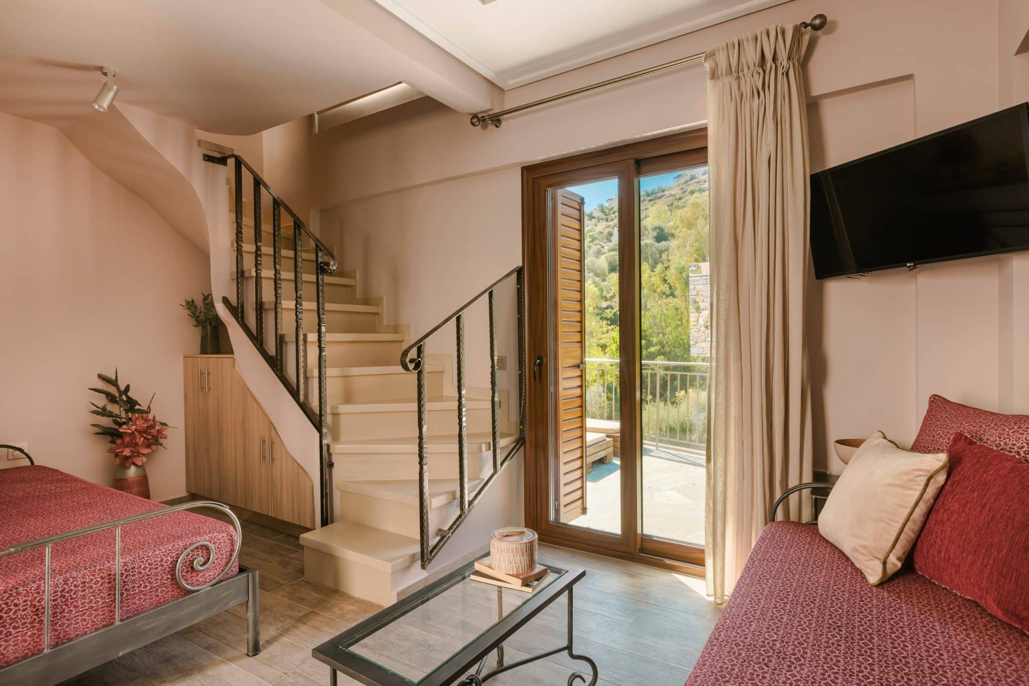 Maisonette with Attic and Sea View